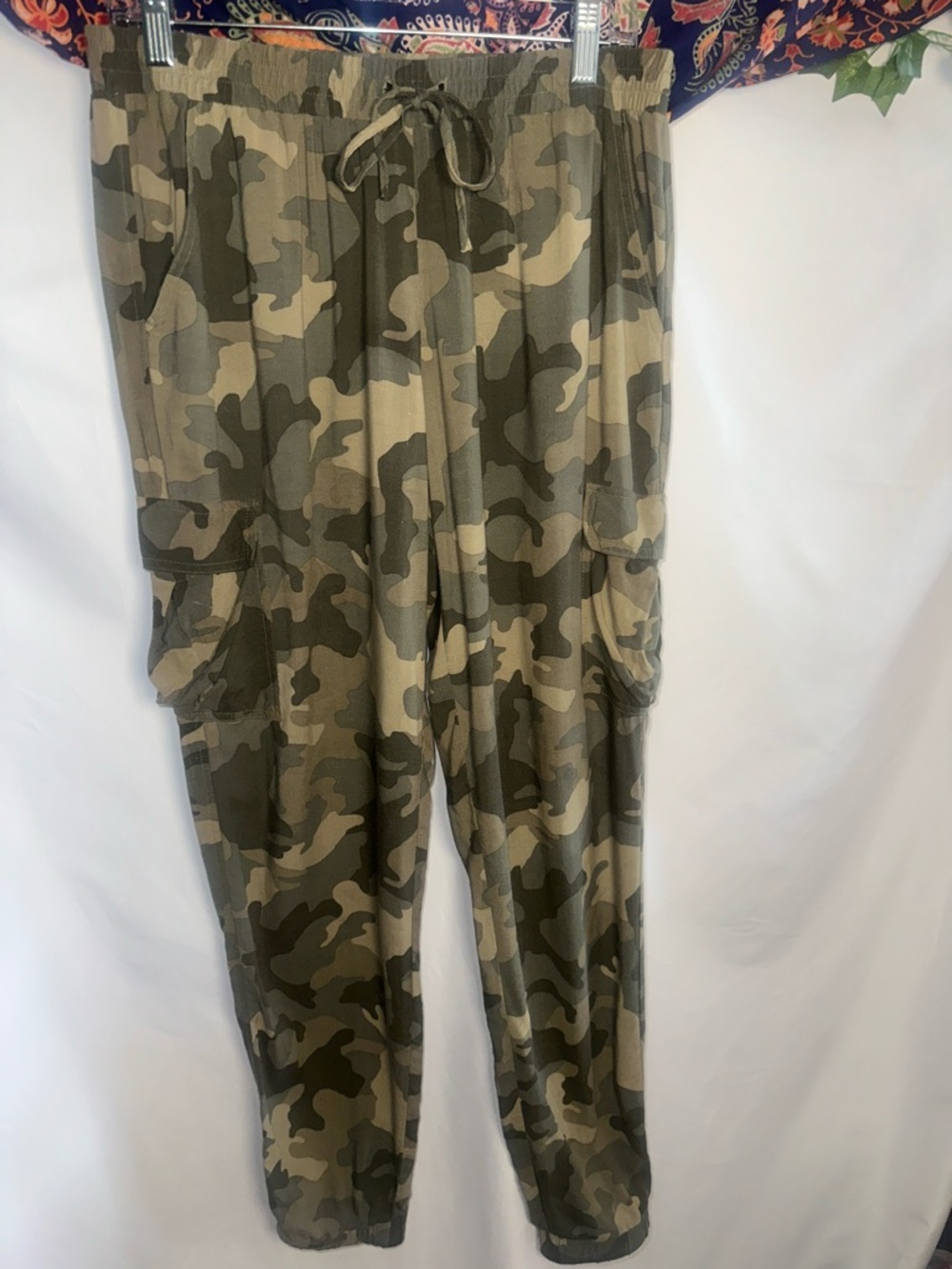 Women’s Camo Drawstring Cargo Pants - Olive Green